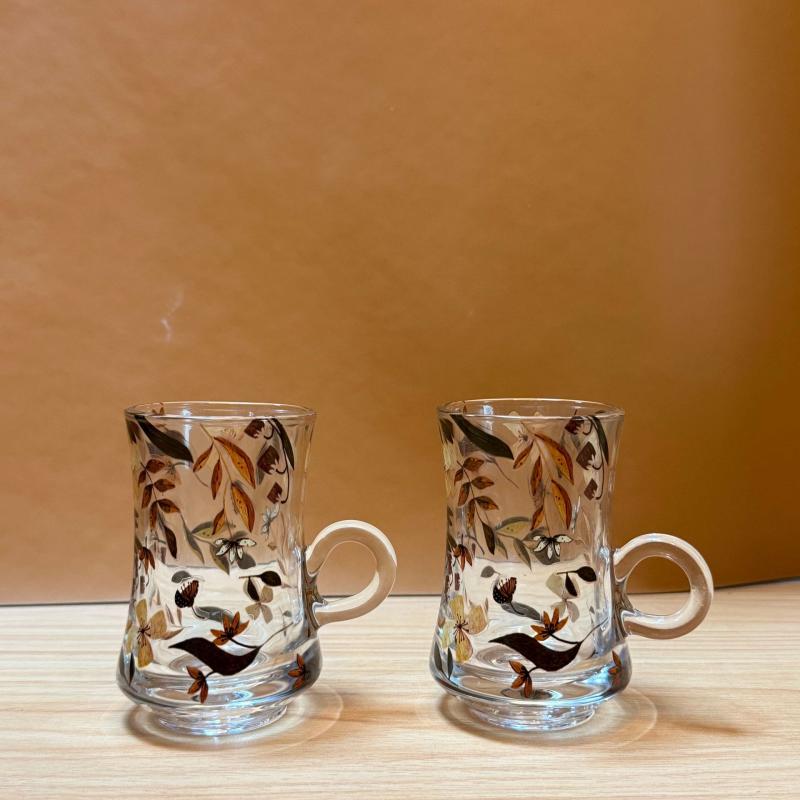 Tasse à thé en verre avec poignée en anneau imprimé vintage
