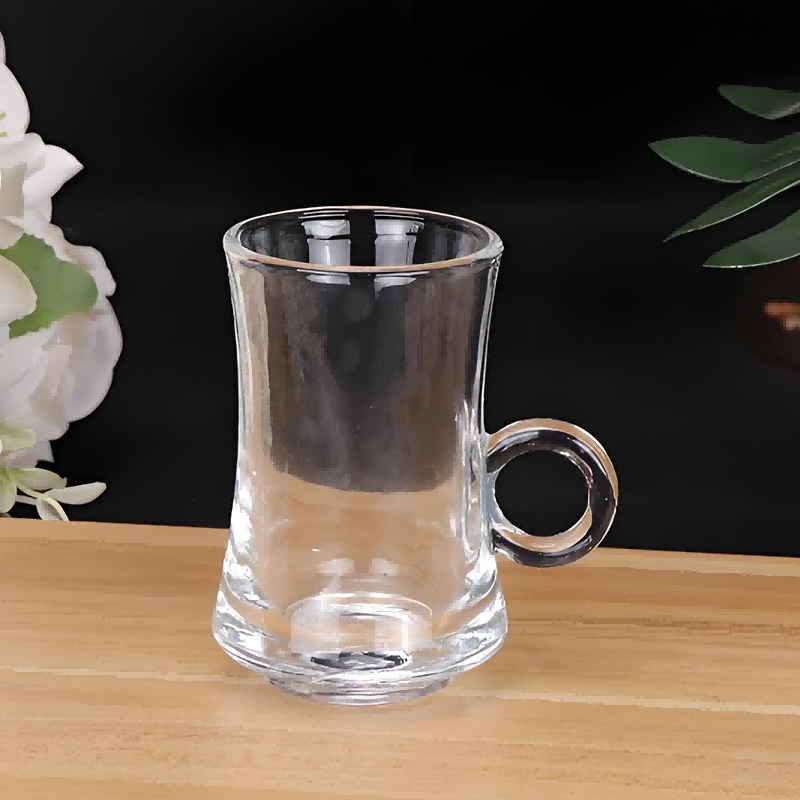 Tasse à thé en verre avec poignée en anneau imprimé vintage