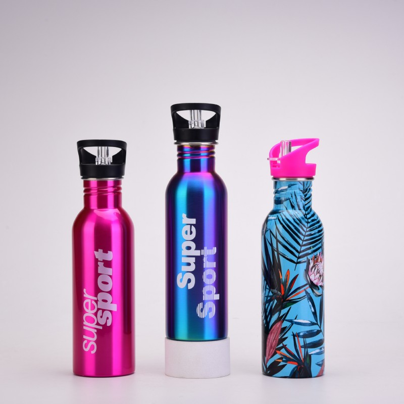 Bouteille d'eau de sport en acier inoxydable avec couvercle en paille