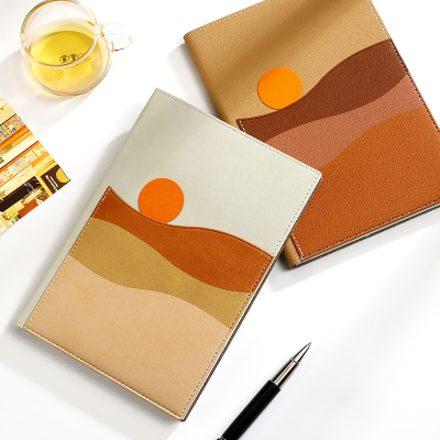 Carnet de notes en cuir PU avec art abstrait du soleil de montagne