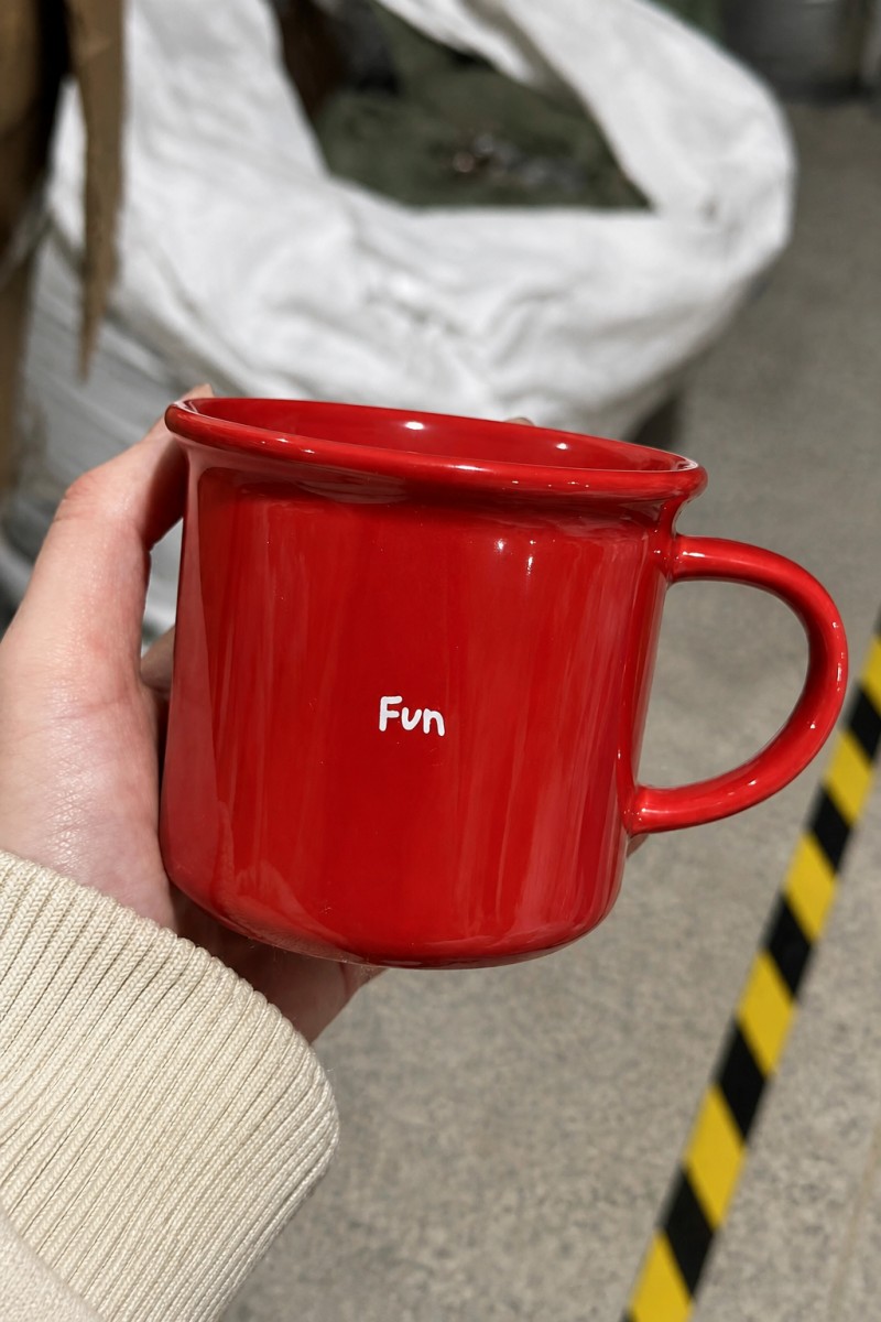 Tasse à café amusante en céramique de style émail rouge