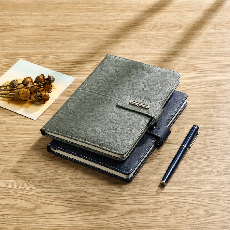 Carnet de notes personnalisé avec logo personnalisé en cuir PU avec boucle en métal