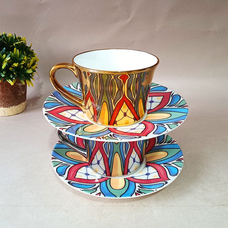 Ensemble tasse et soucoupe en céramique à réflexion miroir